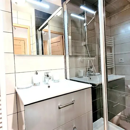 3* Au Centre Des Gets, Avec Balcon-terrasse, Wifi, Et Garage - Fr-1-598-137 Apartment *